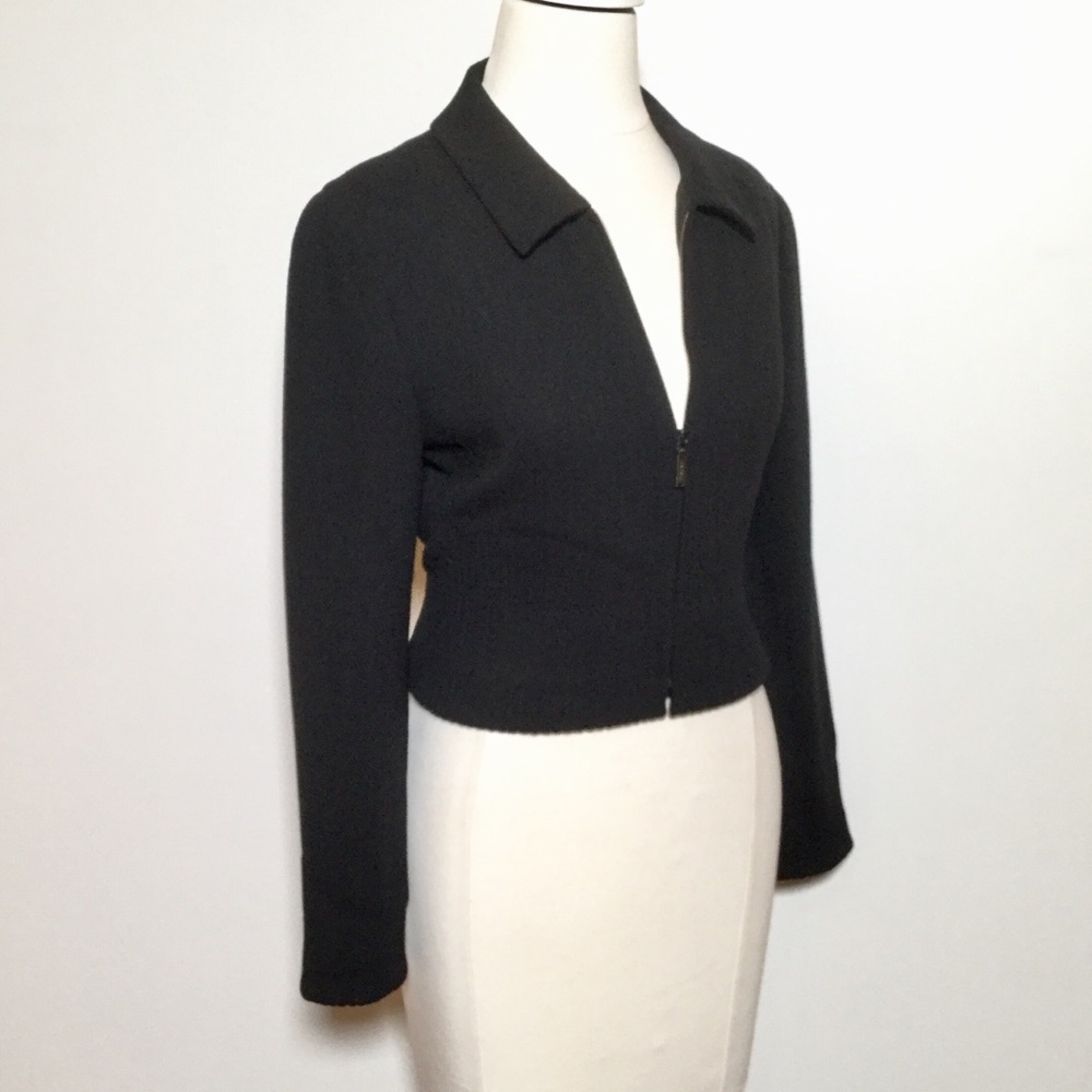 SOLD❤️CHANEL Black wool shorty jacket 36 zip front - Picture 3 of 8
